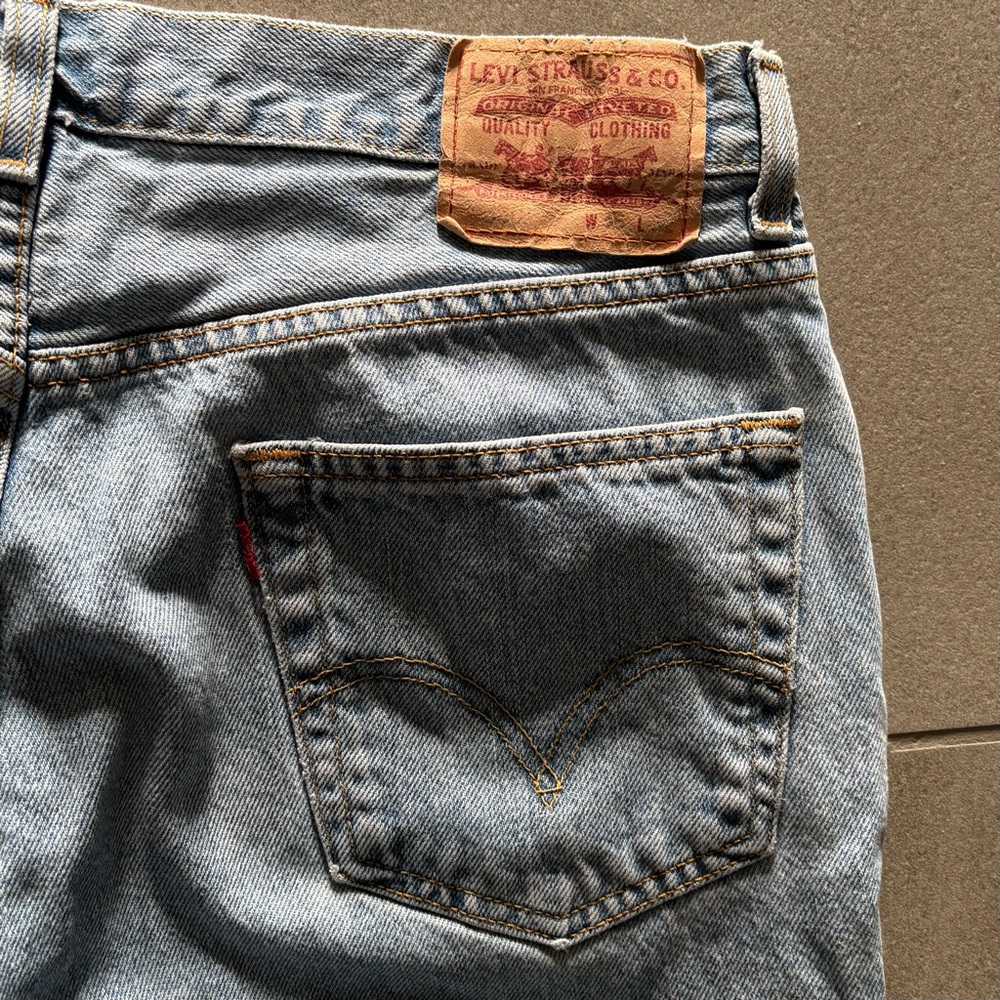 Men’s Levi’s 550 light denim jeans relaxed fit size W36 L32